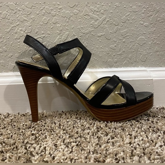 Tommy Hilfiger Heels - Picture 10 of 14